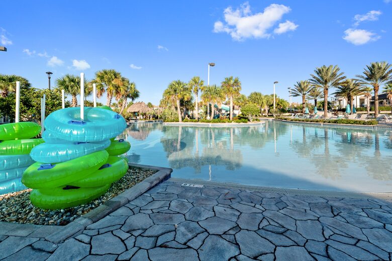 6 Bedroom Home with Private Pool - Davenport, Florida