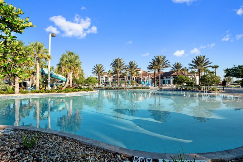 6 Bedroom Home with Private Pool - Davenport, Florida