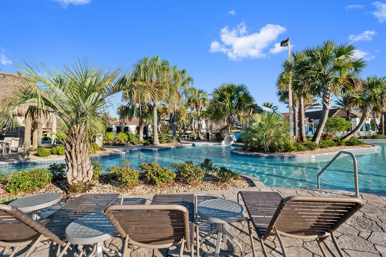 6 Bedroom Home with Private Pool - Davenport, Florida