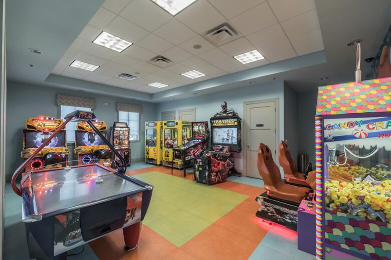 6 Bedroom Home with Private Pool - Davenport, Florida