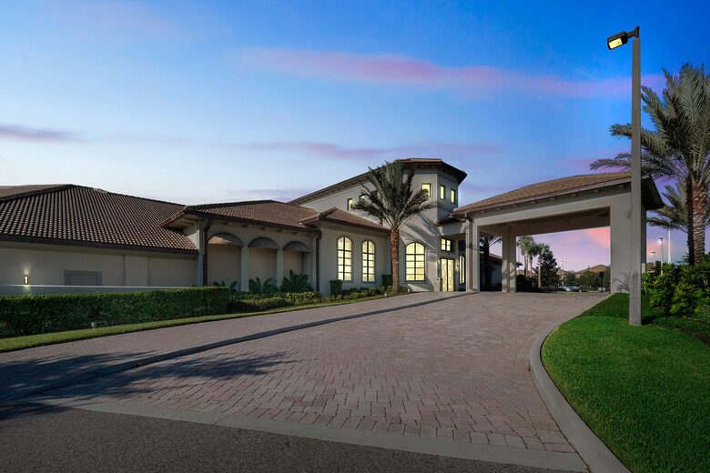 6 Bedroom Home with Private Pool - Davenport, Florida