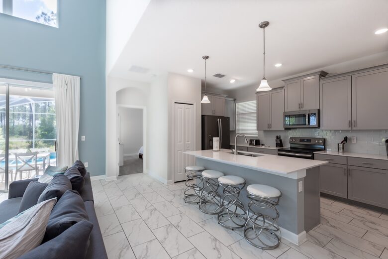 5 Bedroom Home with Private Pool - Davenport, Florida