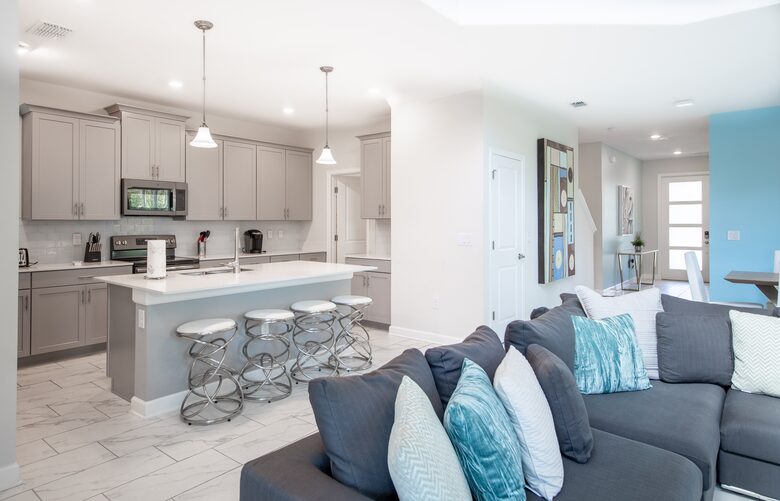 5 Bedroom Home with Private Pool - Davenport, Florida