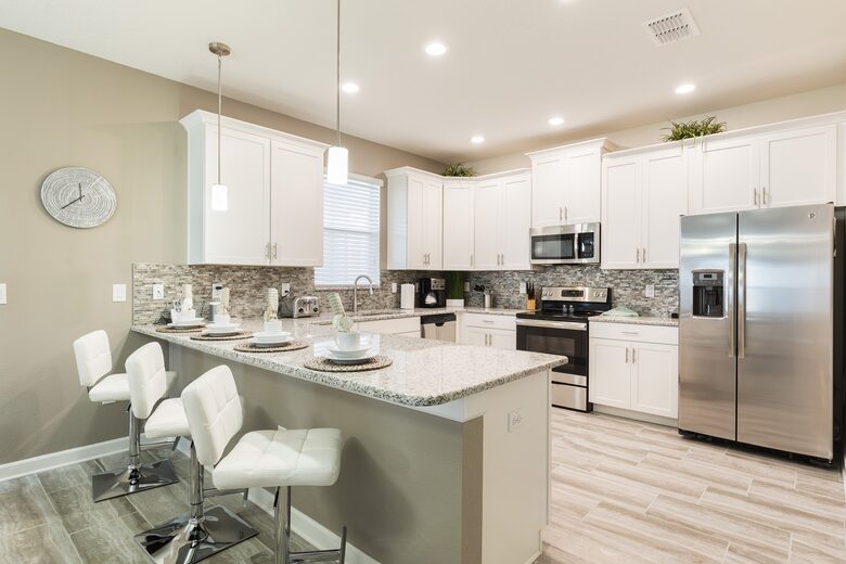 6 Bedroom Home with Private Pool - Davenport, Florida