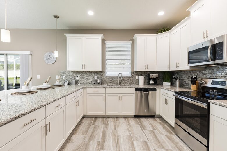 6 Bedroom Home with Private Pool - Davenport, Florida