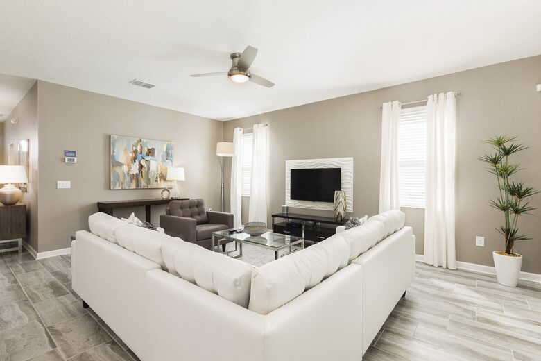 6 Bedroom Home with Private Pool - Davenport, Florida