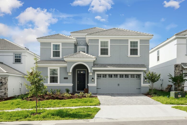 8 Bedroom Home with Private Pool - Davenport, Florida