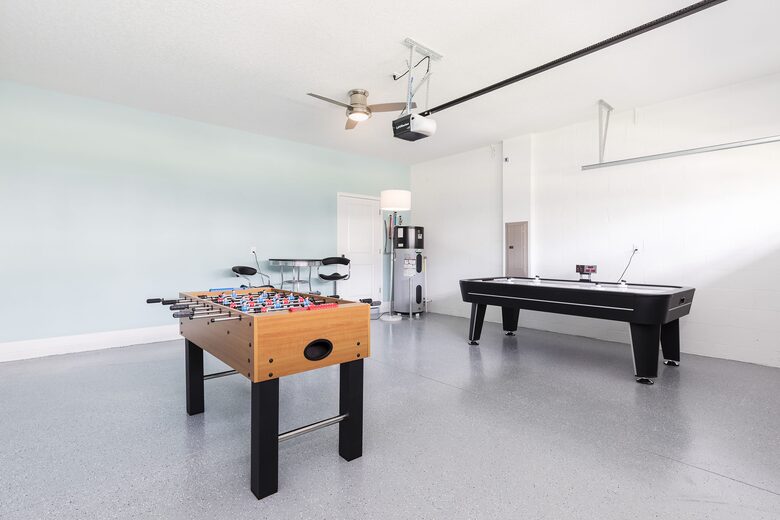 8 Bedroom Home with Private Pool - Davenport, Florida