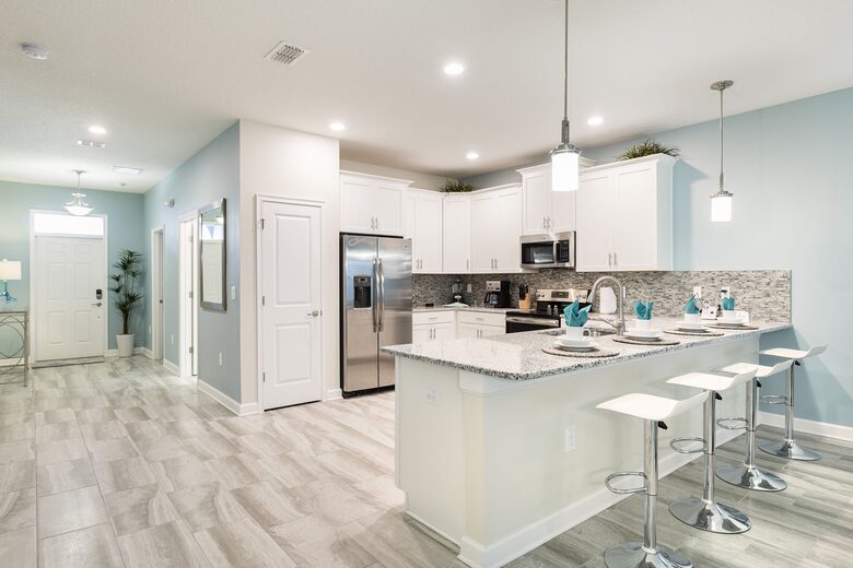 8 Bedroom Home with Private Pool - Davenport, Florida