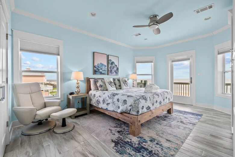 Beachfront Home on Crystal Beach - Crystal Beach, Texas