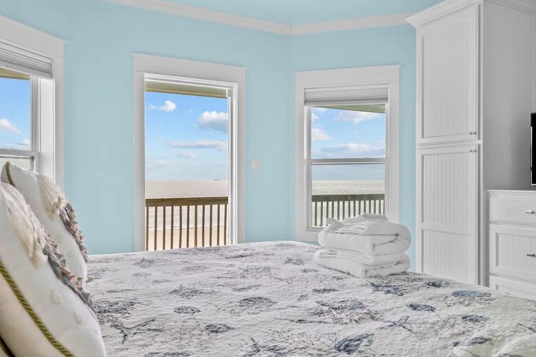 Beachfront Home on Crystal Beach - Crystal Beach, Texas