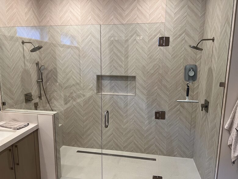 Master walk-in dual shower