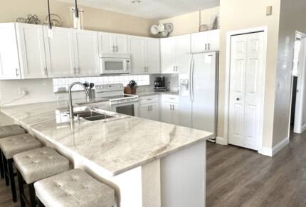 Sunset Lakes Family Getaway - Kissimmee, Florida