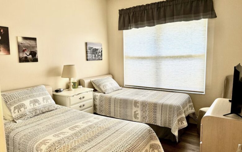 Sunset Lakes Family Getaway - Kissimmee, Florida