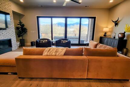 Luxury Bozeman Townhome - Bozeman, Montana