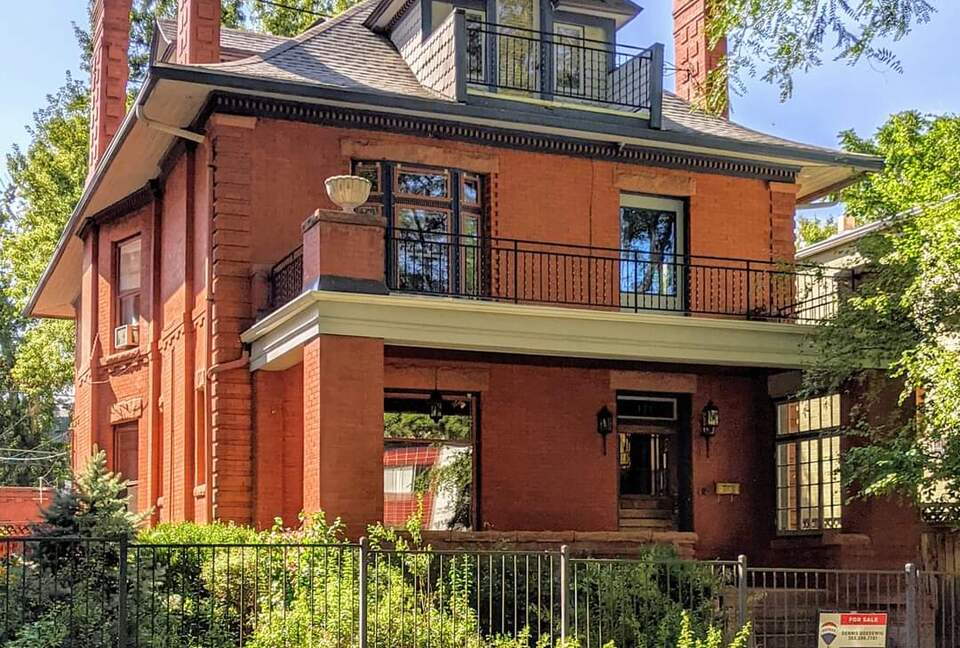 Downtown Denver Victorian Getaway - Denver, Colorado