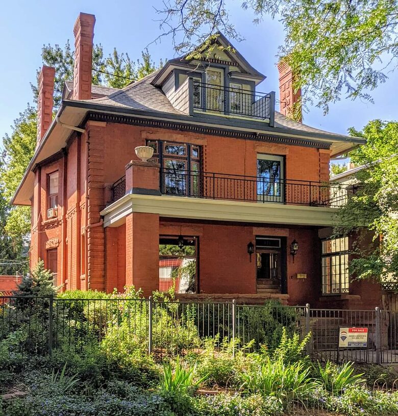 Downtown Denver Victorian Getaway - Denver, Colorado