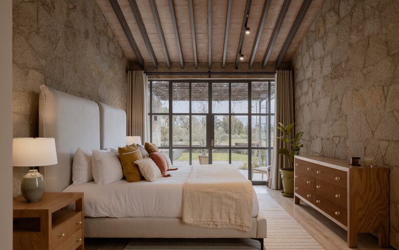 Master bedroom with private terrace next to the wineyards