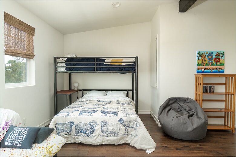 Second floor kids' bedroom bunk