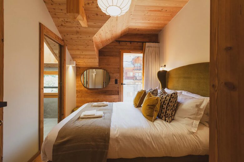 Rum Doodle | Charming Apartment - Saint-Chaffery, France