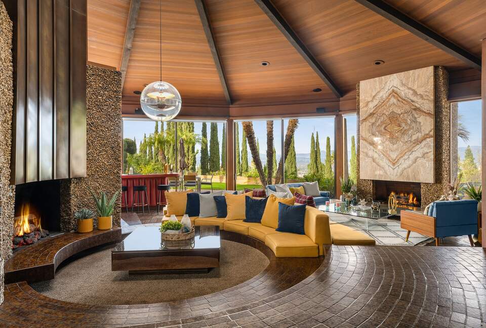 Via Vallarta Estate - Encino, California