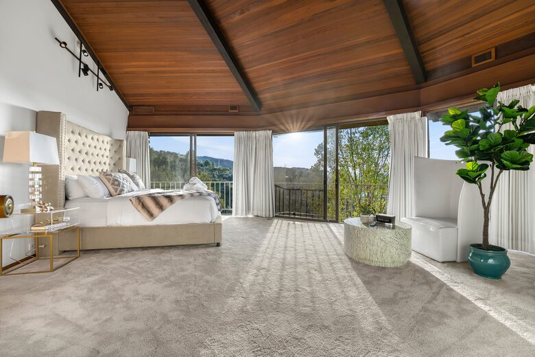 Via Vallarta Estate - Encino, California