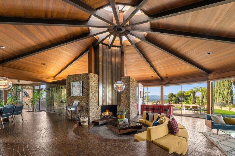 Via Vallarta Estate - Encino, California