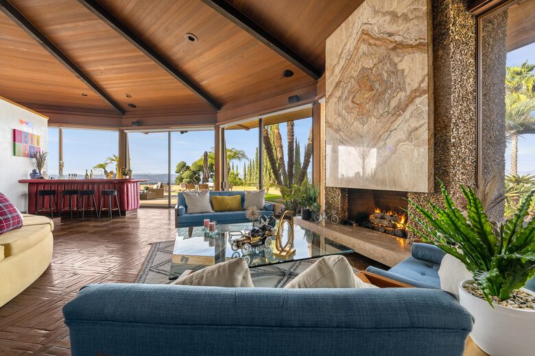 Via Vallarta Estate - Encino, California