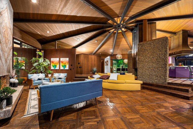 Via Vallarta Estate - Encino, California