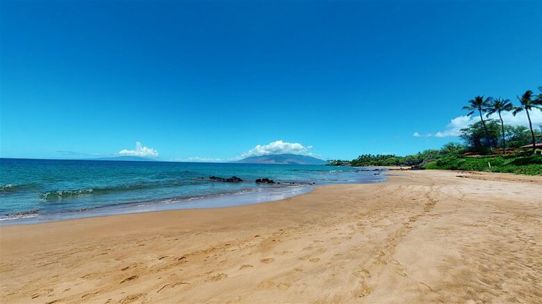 Makena Surf Beachfront Platinum Condo - Kihei, Hawaii