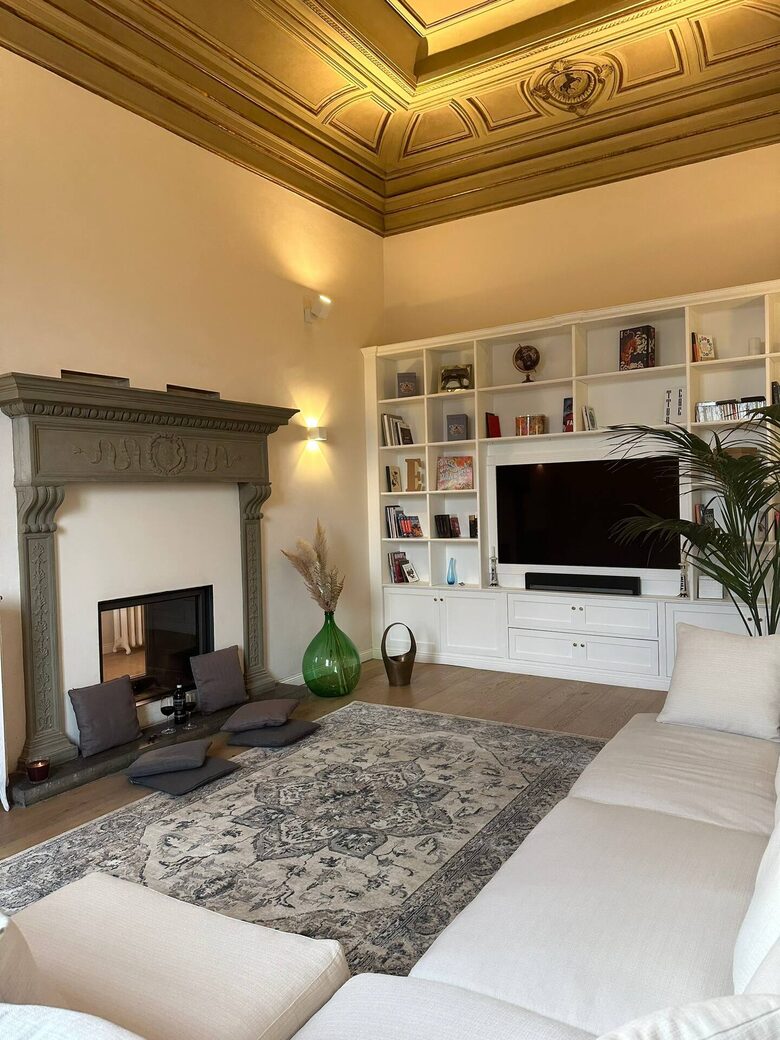Historical Apartment in 16th Century Villa - Florence, Italy