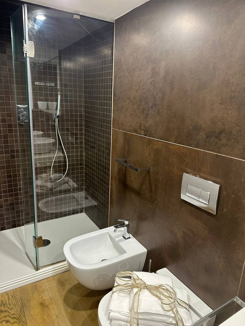 Historical Apartment in 16th Century Villa - Florence, Italy