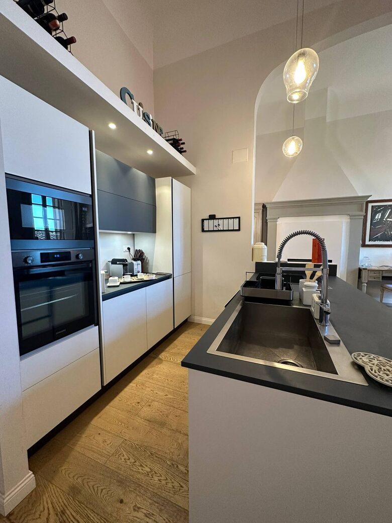 Historical Apartment in 16th Century Villa - Florence, Italy