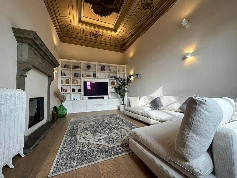 Historical Apartment in 16th Century Villa - Florence, Italy