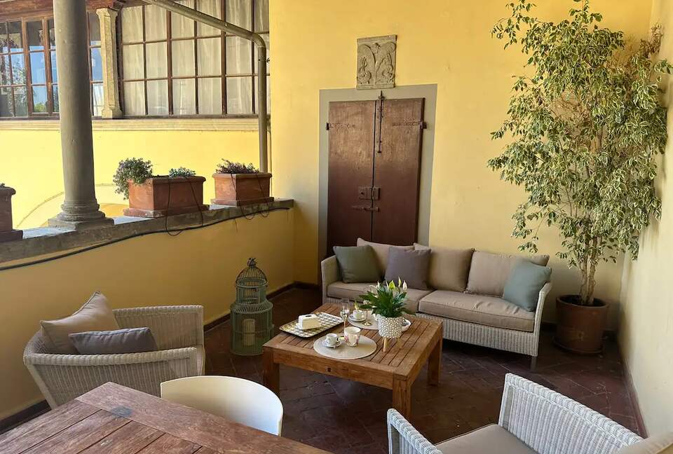 Historical Apartment in 16th Century Villa - Florence, Italy