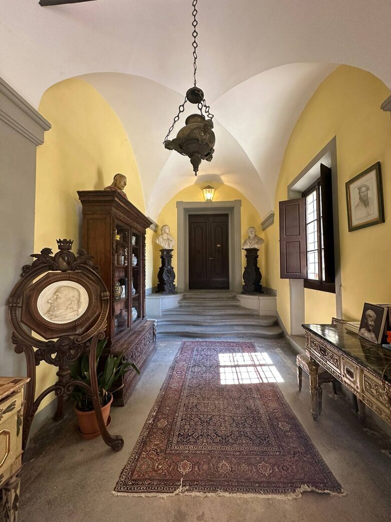 Historical Apartment in 16th Century Villa - Florence, Italy