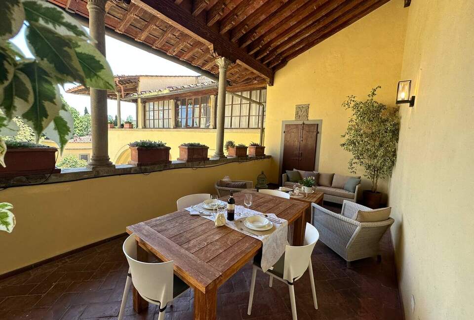 Historical Apartment in 16th Century Villa - Florence, Italy