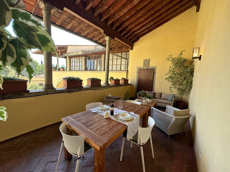 Historical Apartment in 16th Century Villa - Florence, Italy