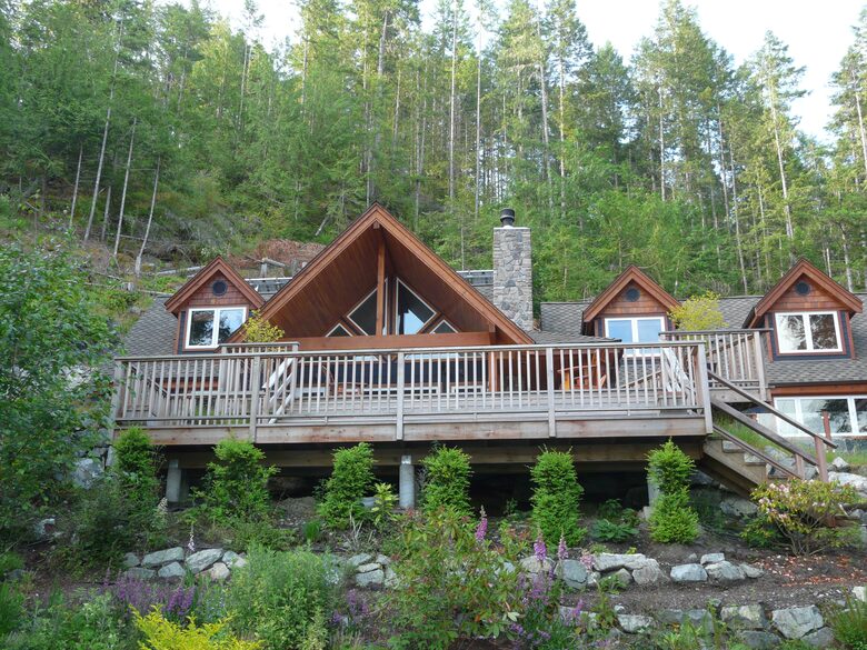 Sakinaw Lake Escape - Garden Bay, Canada