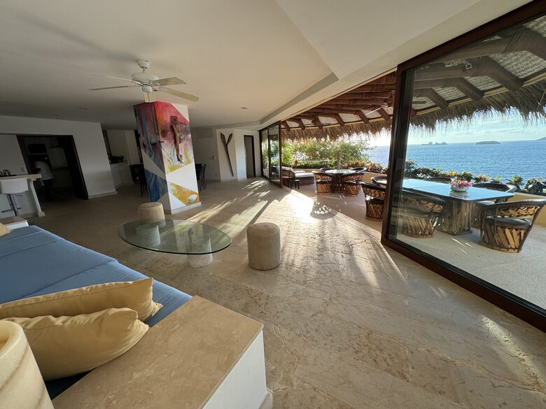 Pacific Paradise - Ixtapa de Azueta, Mexico