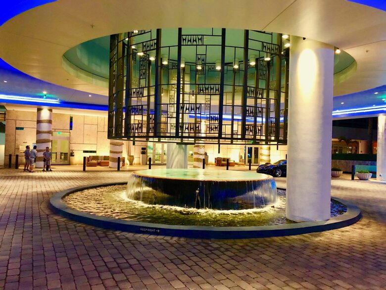 Carillon Hotel & Spa with optional Yacht Rental! - Miami Beach, Florida
