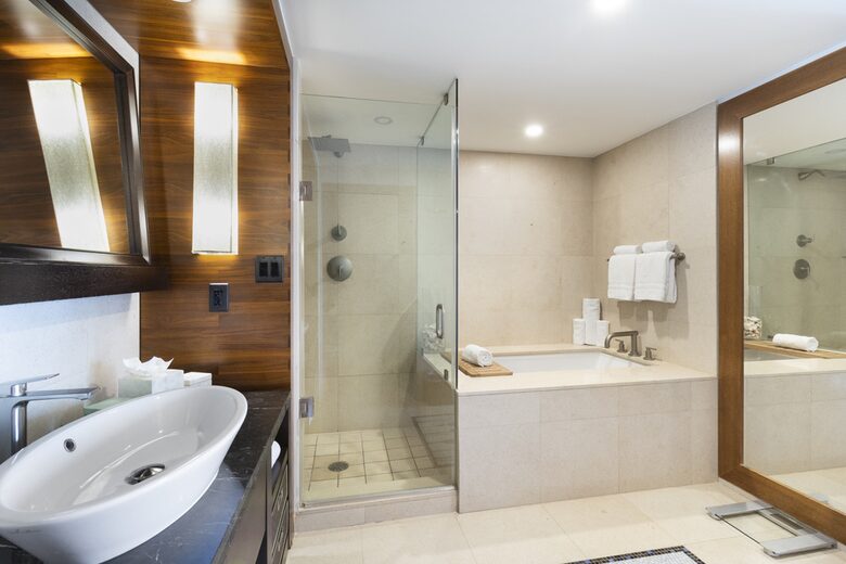 Carillon Hotel & Spa with optional Yacht Rental! - Miami Beach, Florida