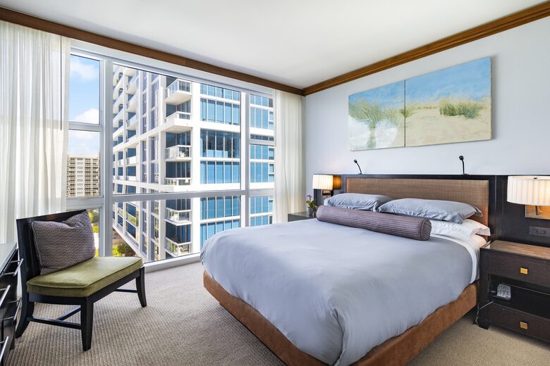 Carillon Hotel & Spa with optional Yacht Rental! - Miami Beach, Florida