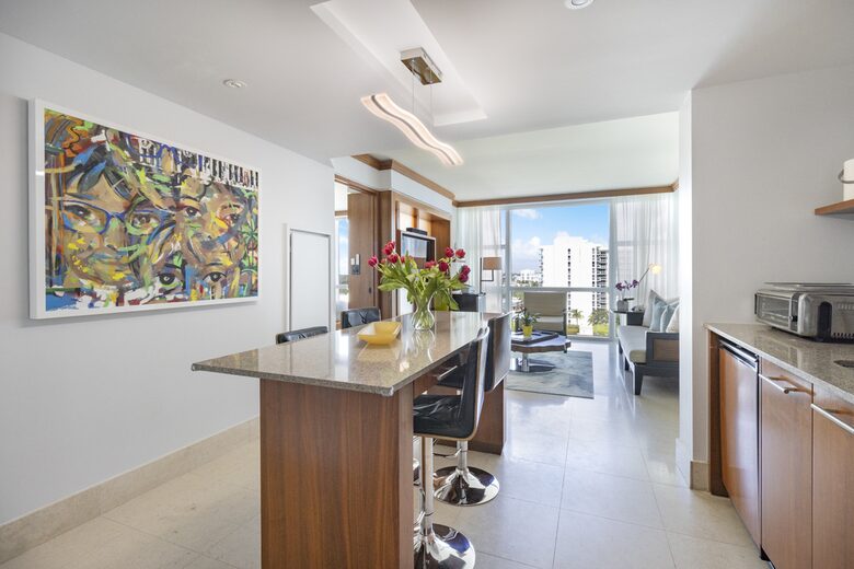 Carillon Hotel & Spa with optional Yacht Rental! - Miami Beach, Florida