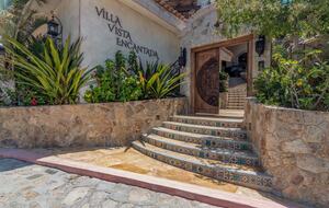 Villa Vista Encantada | A Luxurious Resort-like Cabo Retreat