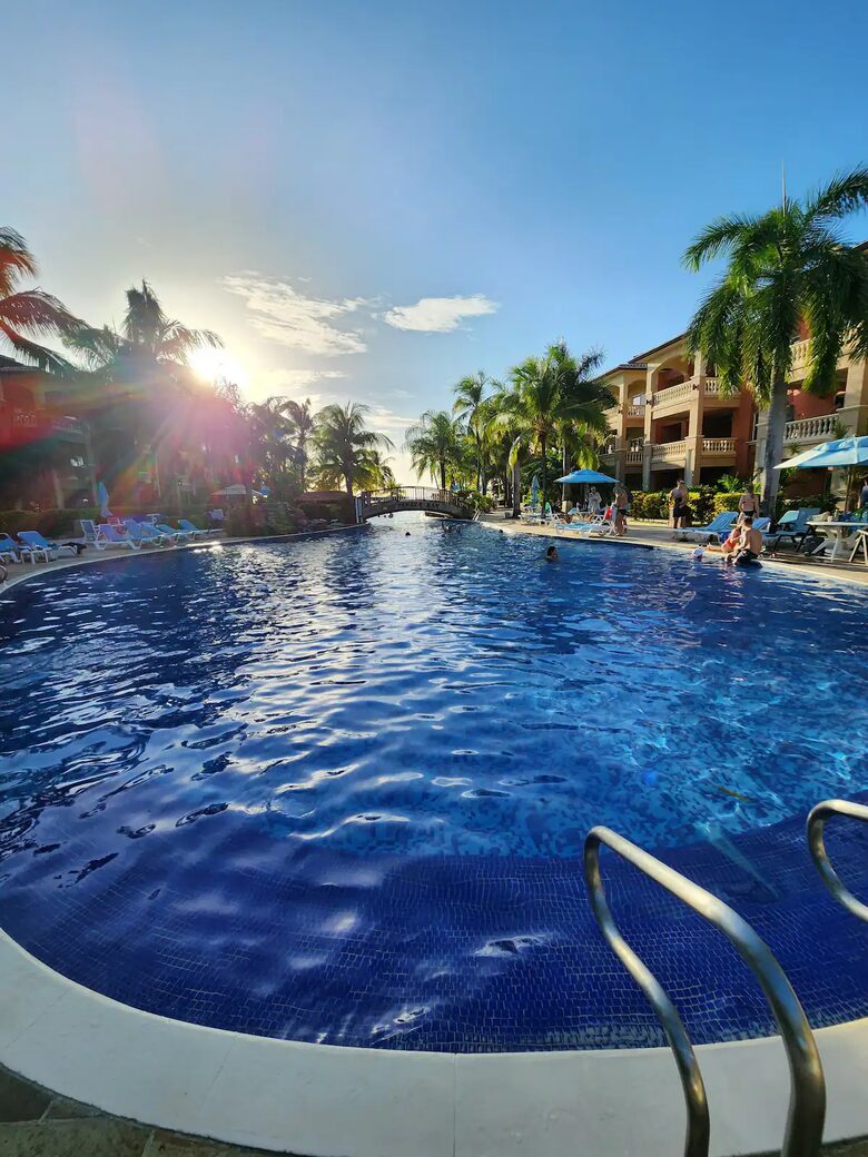 Infinity Bay Spa and Beach Resort, West Bay Beach - Roatan, Honduras - Infinity Bay Resort, Honduras