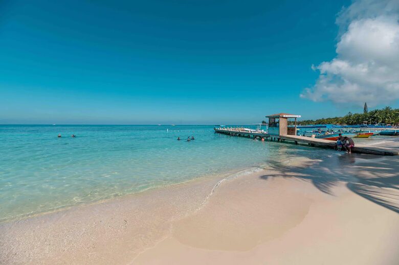 Infinity Bay Spa and Beach Resort, West Bay Beach - Roatan, Honduras - Infinity Bay Resort, Honduras