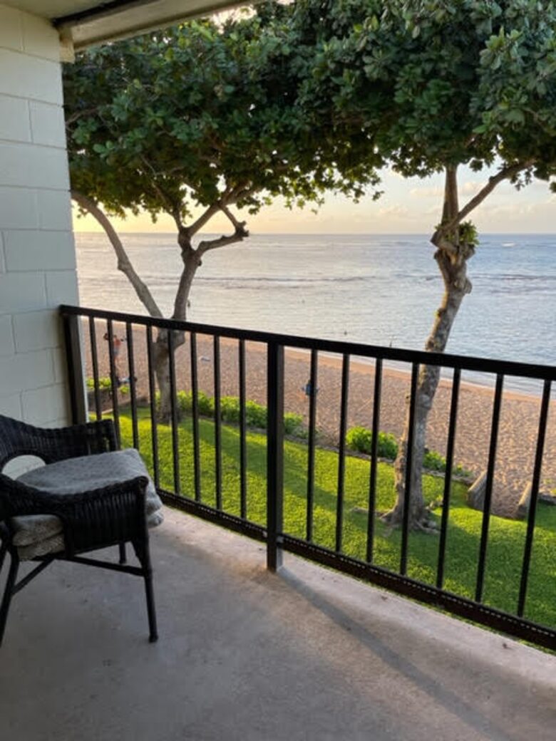 Beachfront Top-floor Villa on Oahu's North Shore - Haleiwa, Hawaii