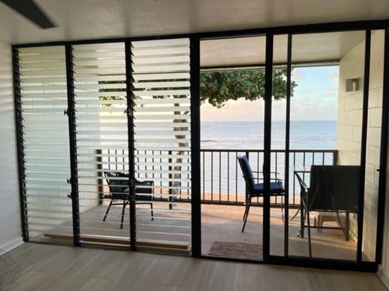 Beachfront Top-floor Villa on Oahu's North Shore - Haleiwa, Hawaii
