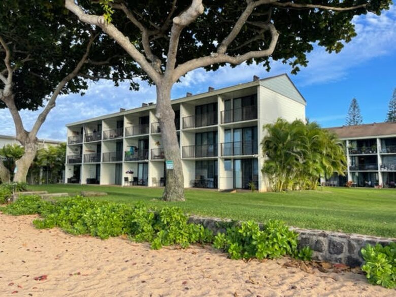 Beachfront Top-floor Villa on Oahu's North Shore - Haleiwa, Hawaii